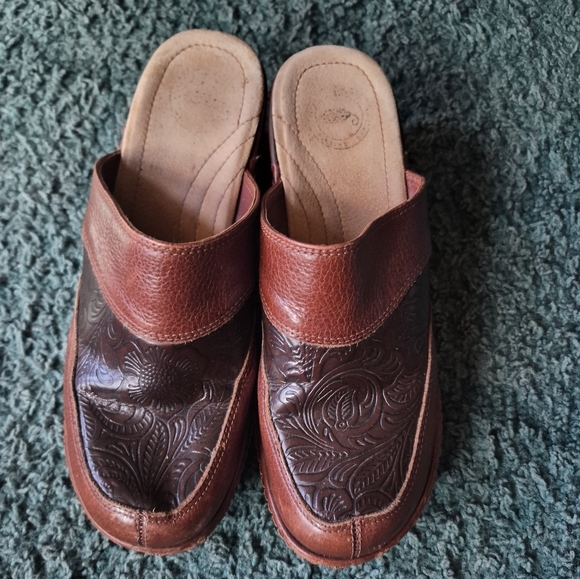 Nurture Women's Brown Leather Clogs 6M - Picture 8 of 14